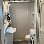 아파트 Jolie Seaside Maisonette!