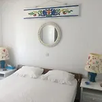 Jolie Seaside Maisonette! Apartmán