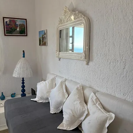 Jolie Seaside Maisonette!